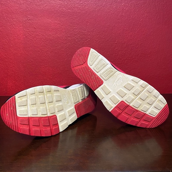 Nike girls Black and pink Shoes size 5Y - Picture 7 of 8